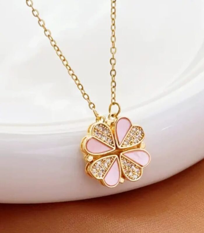 Golden Clover Pendant Necklace – A Symbol of Luck, Love, and Timeless Beauty